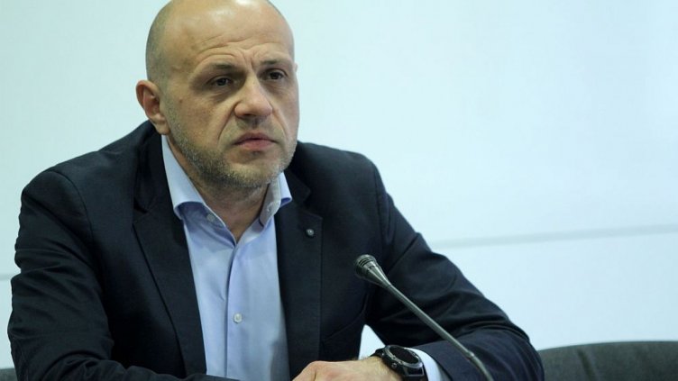 Томислав Дончев.