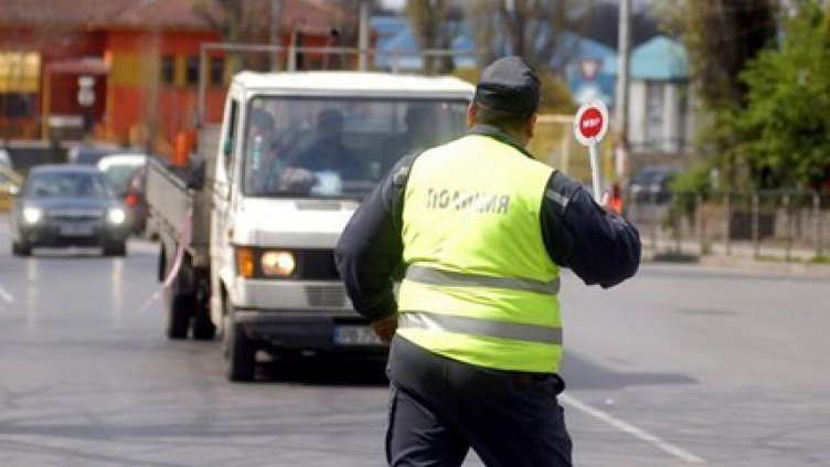 Родители нападнаха катаджии при проверка