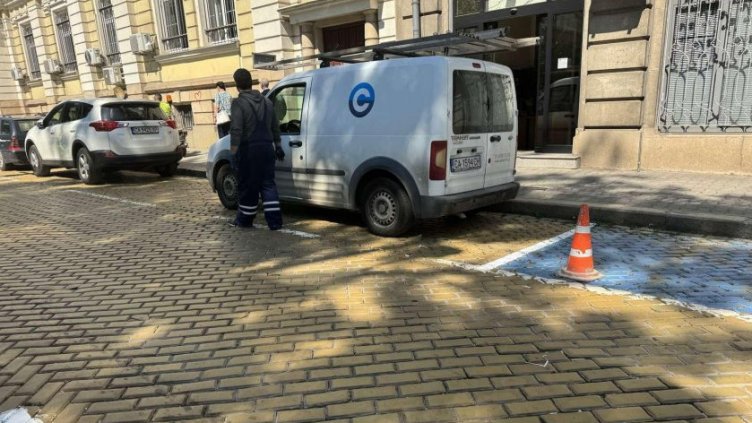 Искат паркирането в София да стане златно