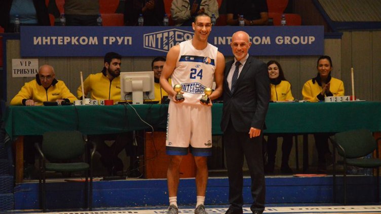 Георги Боянов получи наградите си за MVP за януари и февруари
