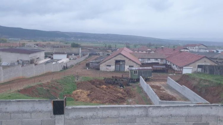 Откриха ферма на ужасите в Кочериново (СНИМКИ)