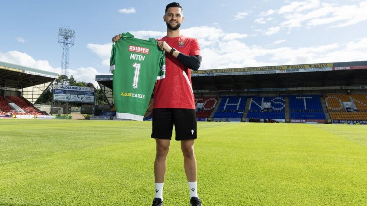 Младен Кръстаич повика двама дебютанти в националния отбор по футбол