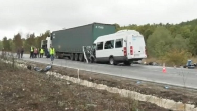 6 години затвор за Октавиан в чийто тир се блъсна бус и загинаха трима