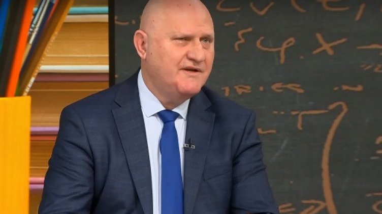 Оценките от PISA за страната са около и под средното ниво