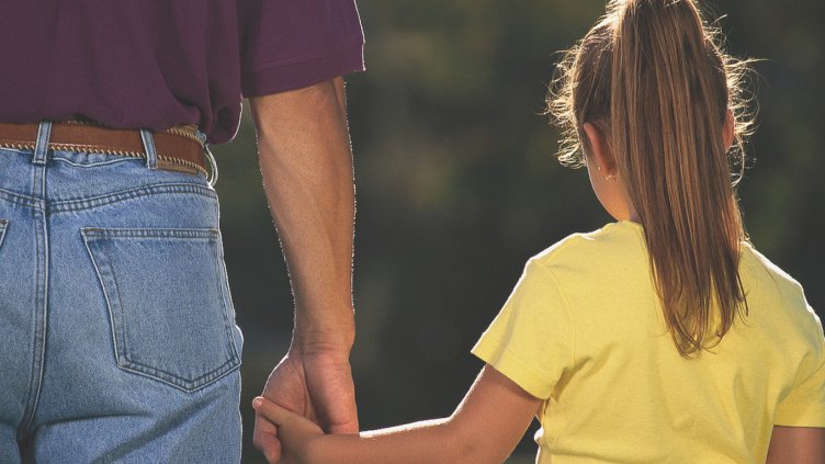 Новите приемни родители двойно по-малко от заличените