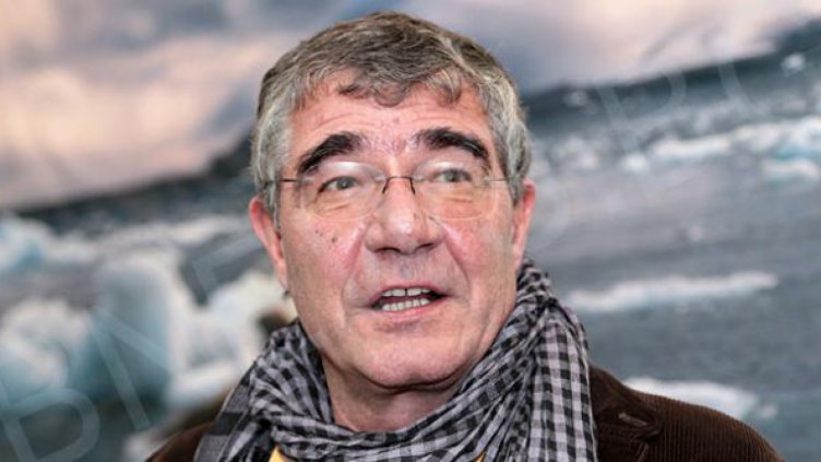 Испански моряци помагат на 8 наши полярници