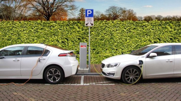 Продажбите на електромобили нараснаха с 32% за тримесечие