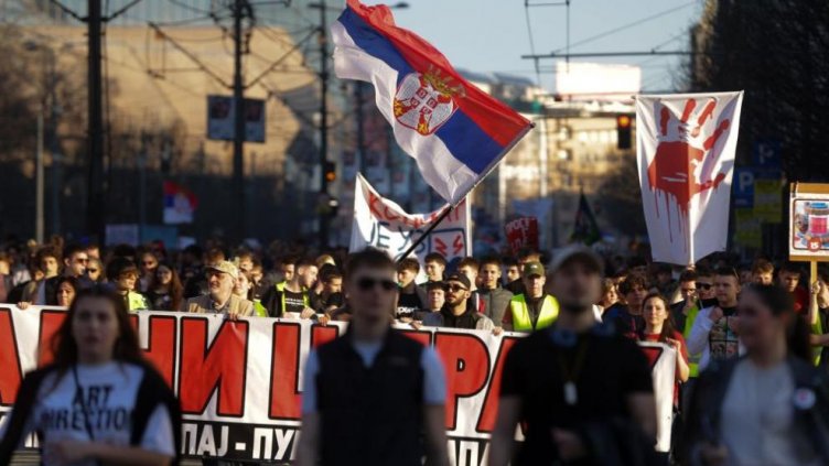 Външно зове: Не ходете в Сърбия!