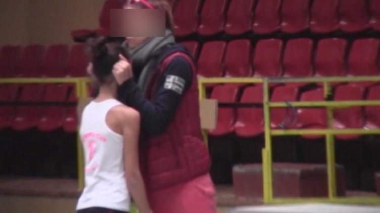 Шокиращо: Грубо отношение на треньорка към своите гимнастички (ВИДЕО)