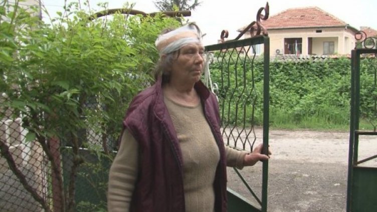 Комшийски огън: Мъж стреля по смок, улучи... съседката