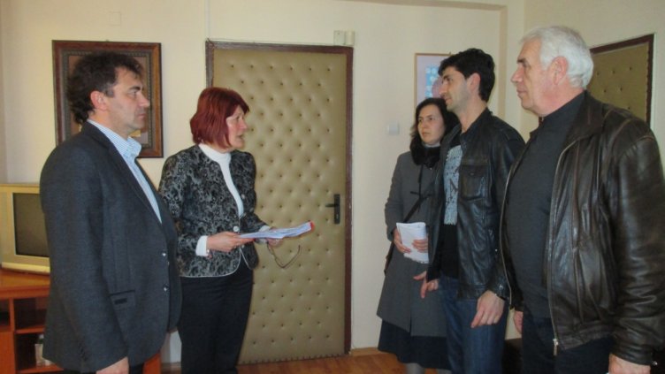 Граждани внесоха подписка в подкрепа на проекта за кв. "Левски"