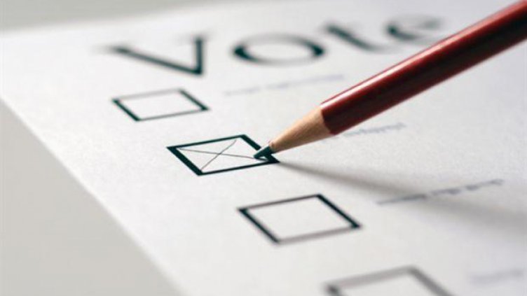 Граждани на протест срещу задължителното гласуване 