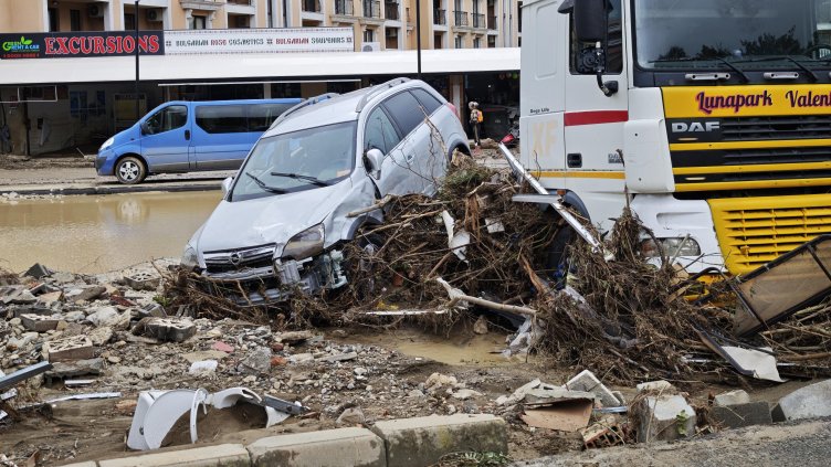 Отпуснаха по 15 000 лева на семействата на четиримата загинали в Елените