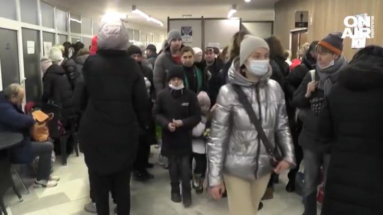 Бежанският център във Варна със спешен апел: Нужни са ни храна и обувки!