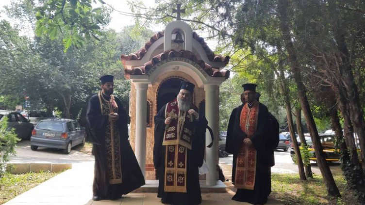 Близки на починал от рак построиха параклис в онкоболницата във Варна 