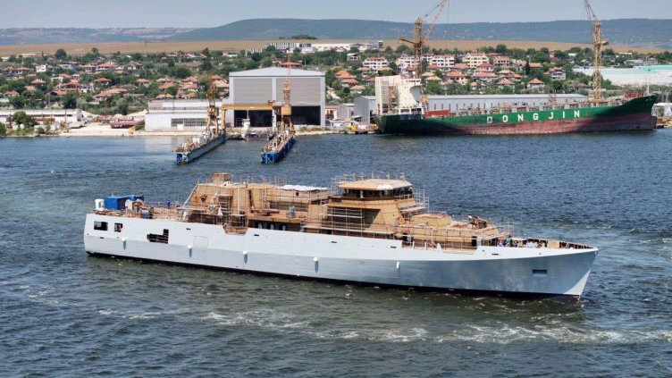 Строежът на новите флотски фрегати напредва