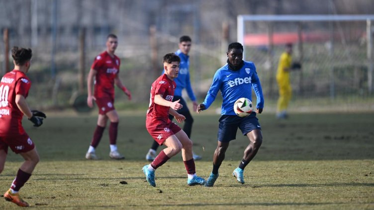 Голово шоу си спретнаха Спартак Варна и Фратрия II в контрола