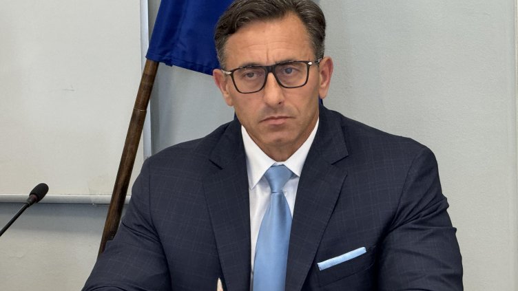 Вдигнаха заплатата на шефа на НАП