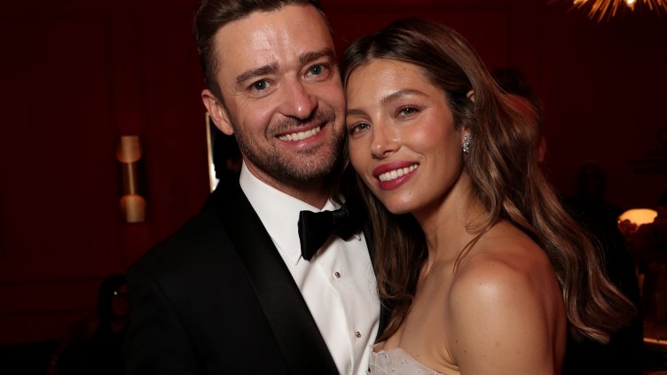 Тимбърлейк и Джесика се изолират в планината