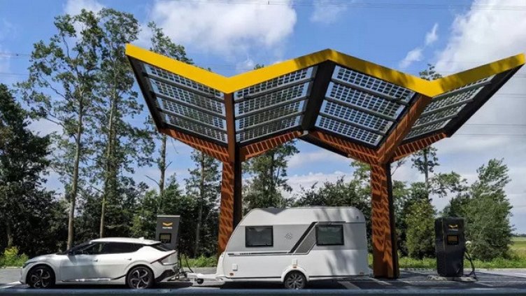 Европа иска зарядни станции на всеки 60 км по пътищата. Готови ли сме?