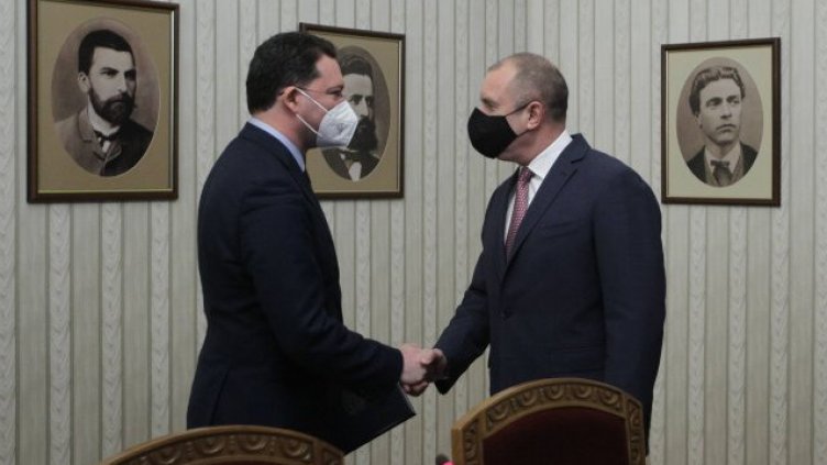 Даниел Митов върна мандата за съставяне на правителство (ВИДЕО)