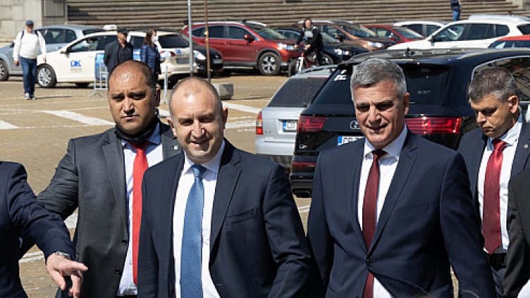 Президентът и премиерът пристигат във Варна