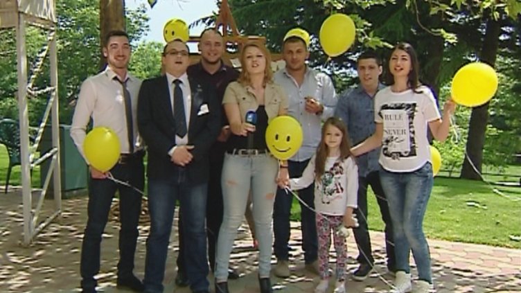 Студенти си направиха Ден на усмивката