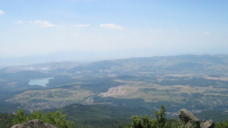 Седем часа търсиха загубили се туристи на Осогово