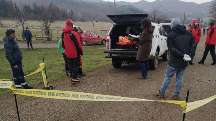 Спасители измъкнаха тялото на DJ Emotion от заледената планина