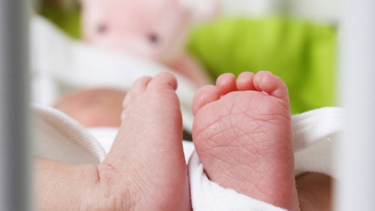 Бебе, хранено с овес и киноа, почина от глад