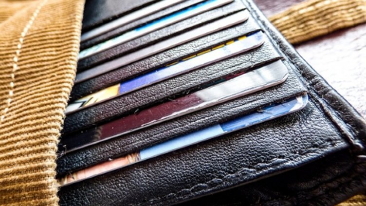 Хванаха сърбин и българин за кражба на дебитни карти