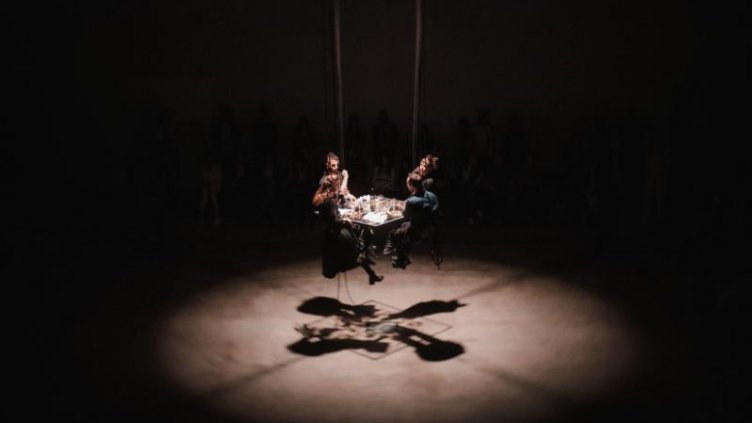 Спектакълът “Критична маса” за първи път във Варна