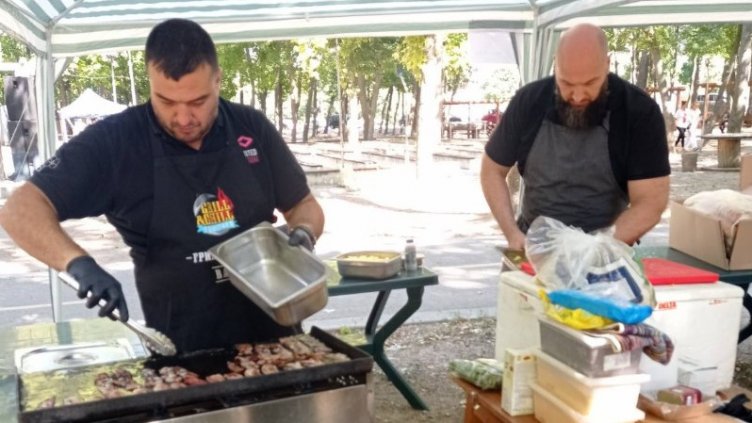 Девня празнува четири дни