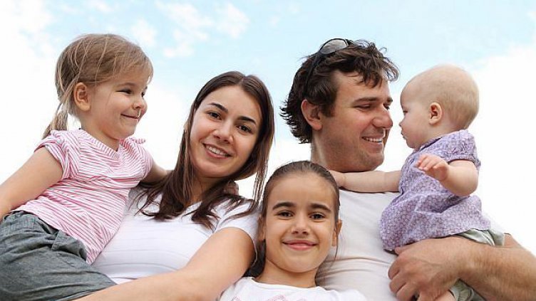 Българките раждат все повече извънбрачните деца