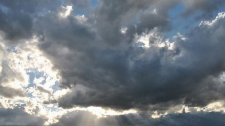 Променлива облачност и силен северен вятър