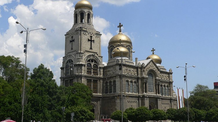 Варненци излязоха на протест срещу високите цени и ниските заплати