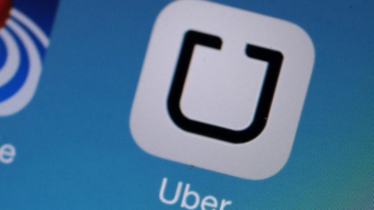 КЗК санкционира „Юбер“ за нелоялна конкуренция