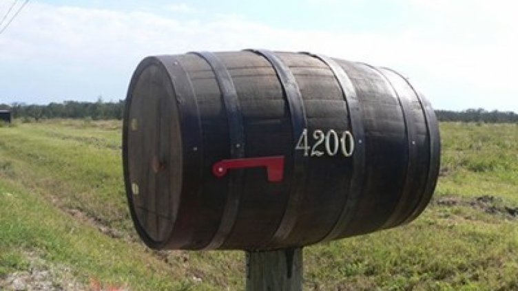 Ще доставят вино през пощенската кутия