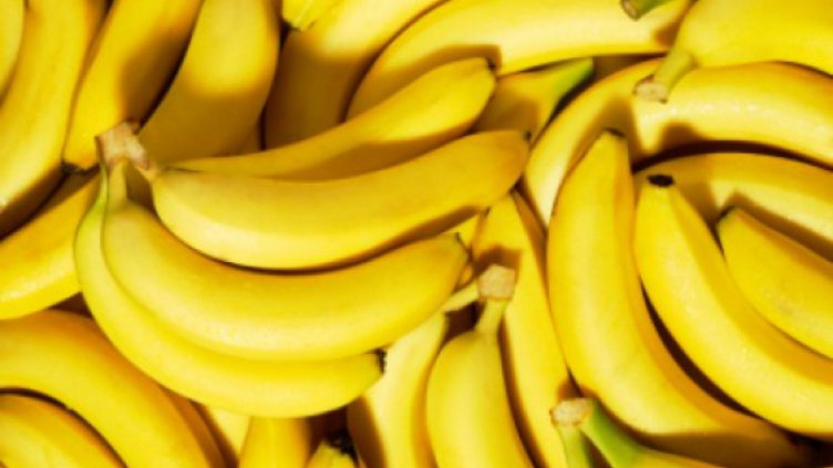 Полицаи натъпкаха крадец с 48 банана, чакат златен ланец