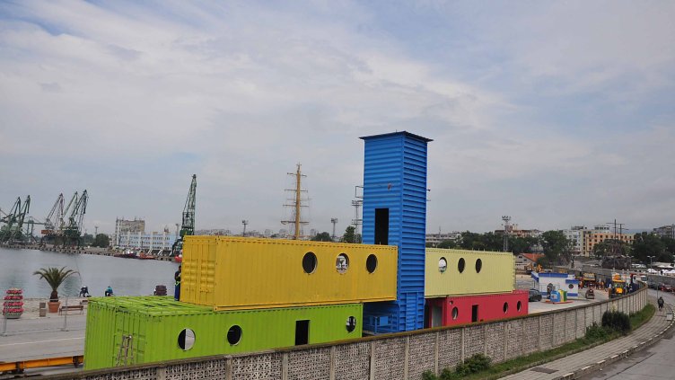 Още места за отдих и забавление отварят врати край Морска гара