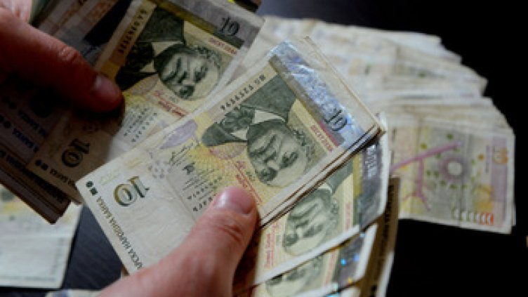 Правителството дава още 12 000 лв за стипендии