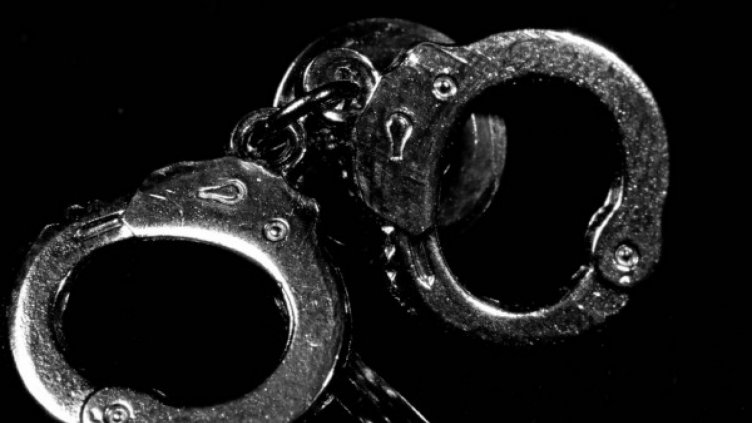 Хванаха двама за кражби на морето