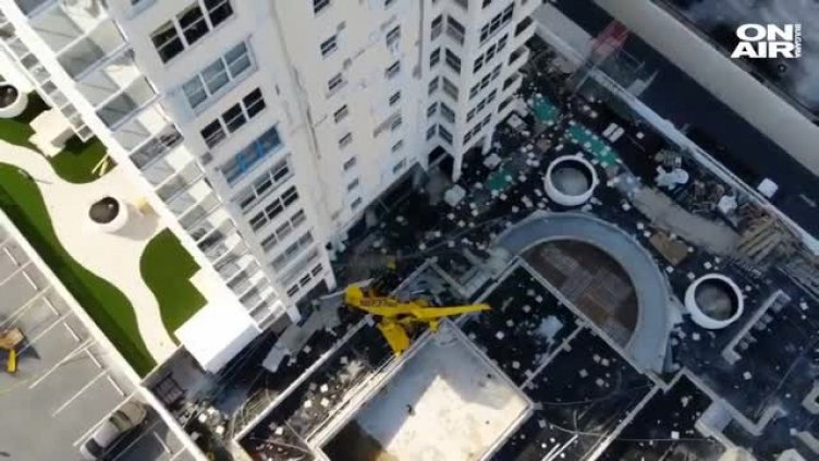 Самолет се вряза в 18-етажна сграда в щата Флорида