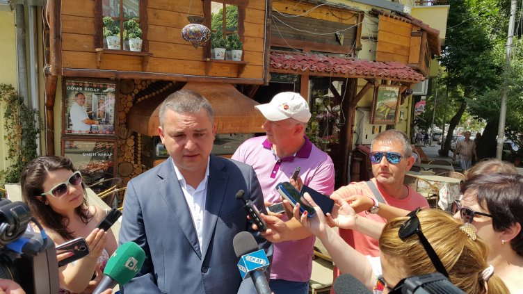Иван Портних: Ще има глоба за всички заведения, които нерегламентирано заемат пешеходна зона