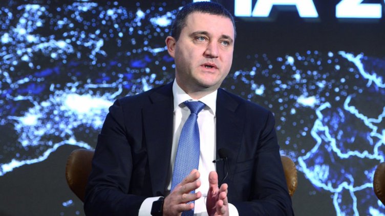 Минималната заплата и възрастта за пенсиониране ще растат до 2021 г.