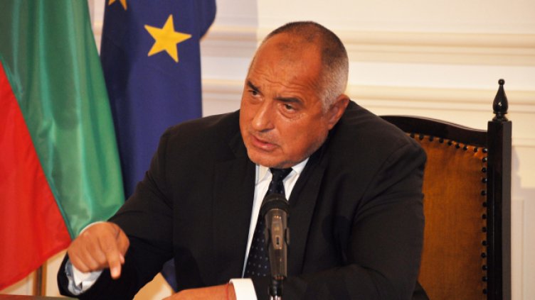 Борисов разпореди парламентът да задължи превозвачите да поставят колани във всички автобуси