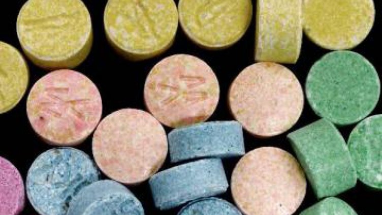 Екстази, амфетамин... разкриха лаборатория в Сливен