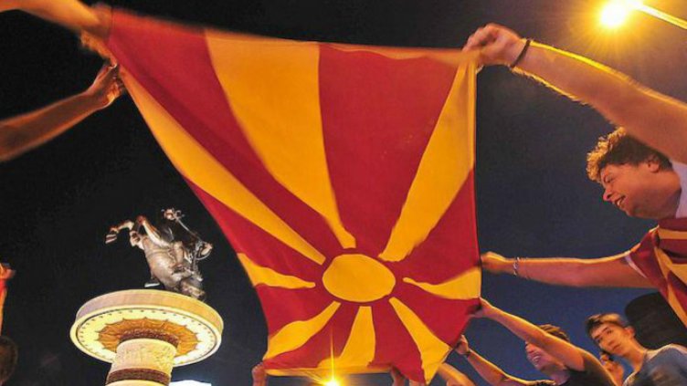 Македонският парламент се саморазпусна, идват избори