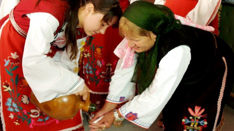 Днес е Бабинден!