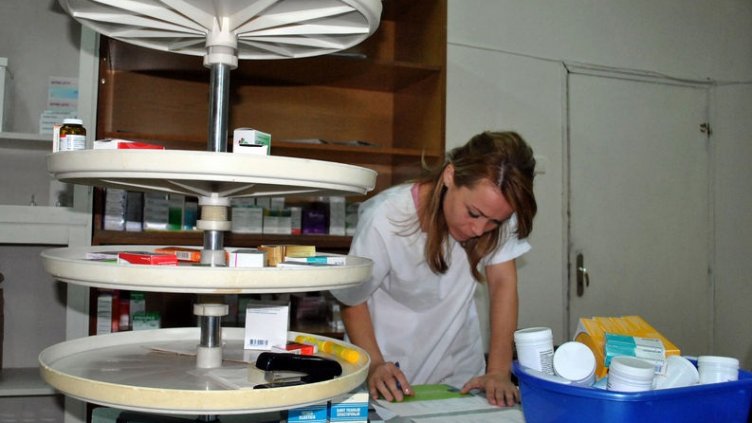 Помощник-фармацевти не получават от 9 месеца допълнителните 360 лв.